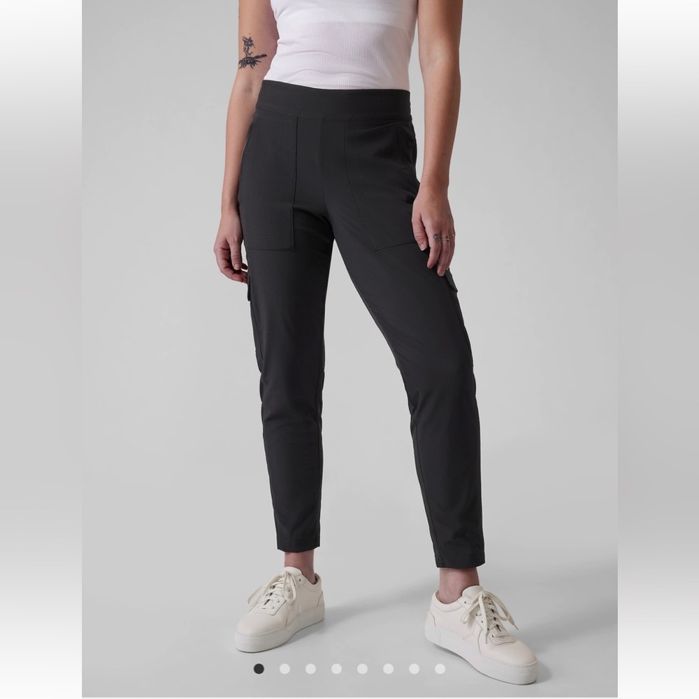NWT Athleta lined cargo pant size 12